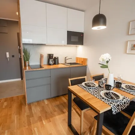 Invest Widok 800 C7 Apartman *