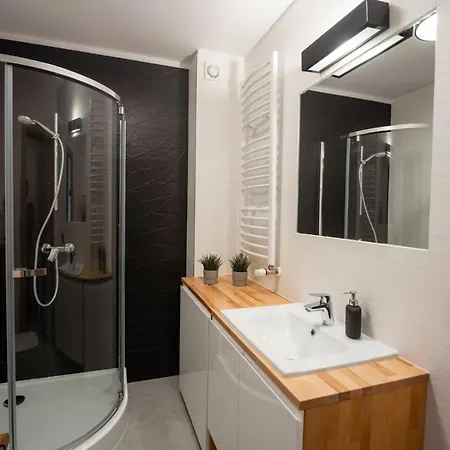 Invest Widok 800 C7 Apartman *